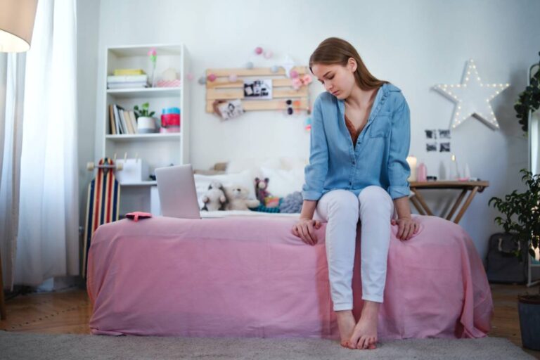 A Dad Says His 17-Year-Old Daughter Would Rather Stay Home Than Go Out With Friends, but One Detail About Her Past Made Him Rethink Everything