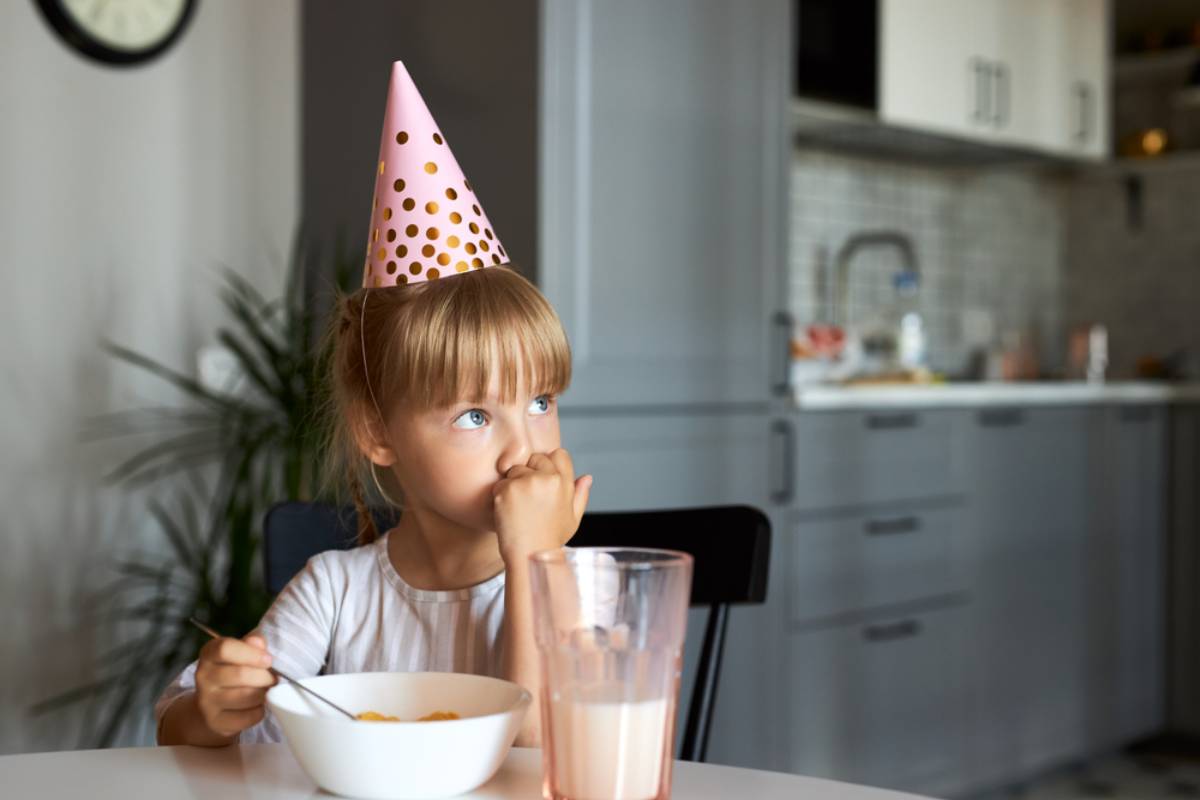 A Dad Says Only Two Children Have RSVP’d to His Daughter’s 8th Birthday Party, and He’s Starting to Worry That Her Friendship Struggles Are About to Become Impossible to Ignore