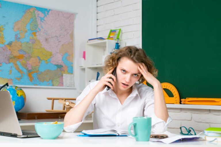 A Marine Science Teacher Says 15 of 22 Seniors Used AI for Their Quarterly Essays Despite Repeated Warnings, and She's Running Out of Ways to Stop Them