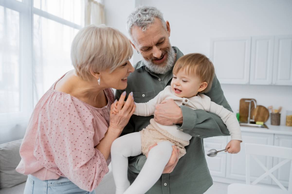 A Mom Says Grandparent Favoritism Is Breaking Her Family, but Her One-Line Confession Leaves the Real Conflict a Mystery