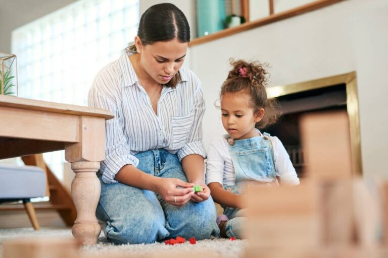 A Mom Says She's Happier After Leaving Her Abusive Husband, but Seeing Happy Families Still Makes Her Grieve the Life Her Children Never Got to Have