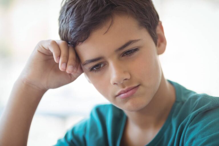 A Mom Worried Her 12-Year-Old Had Friends but No Best-Friend Group, Until Experts Explained What Parents Often Get Wrong About Childhood Friendship