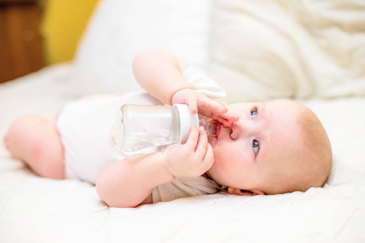 A Mom’s Baby Fell Off the Bed, Leaving Her Searching for Answers, Until a Pediatrician Explained Which Warning Signs Parents Should Never Ignore