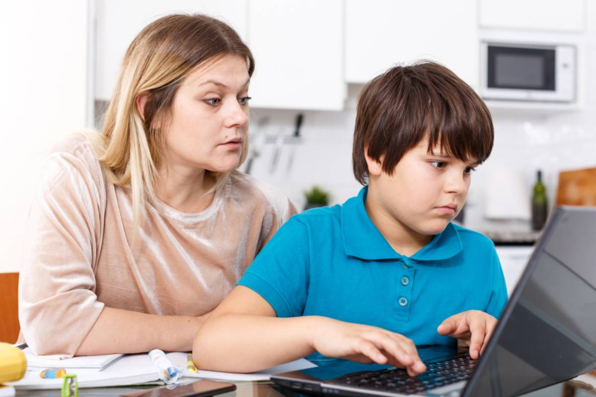 A Parent Says Schools Started With Chromebooks, Then Added Endless Apps, and Now AI Is Teaching Kids Before Anyone Asked Who Should Be Doing the Teaching