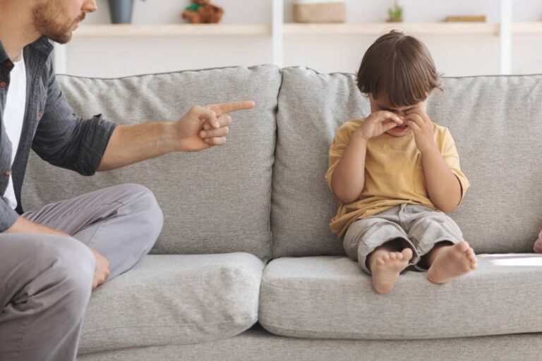 A Parent Says Their Longtime Friend’s Partner Spanked Their Child for Saying “No,” and One Afternoon Changed Everything