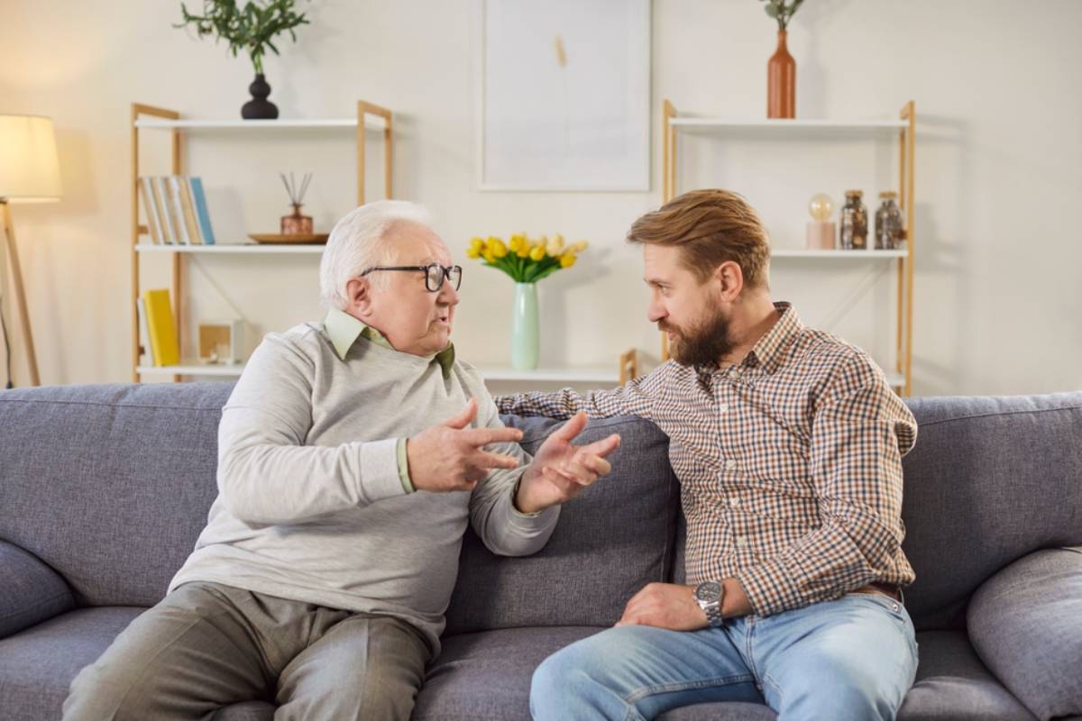 A Person Says Their Dad Hasn't Spoken to His Sister in Years, and One Casual Lunch Conversation Finally Revealed Why Their Family Relationship Fell Apart
