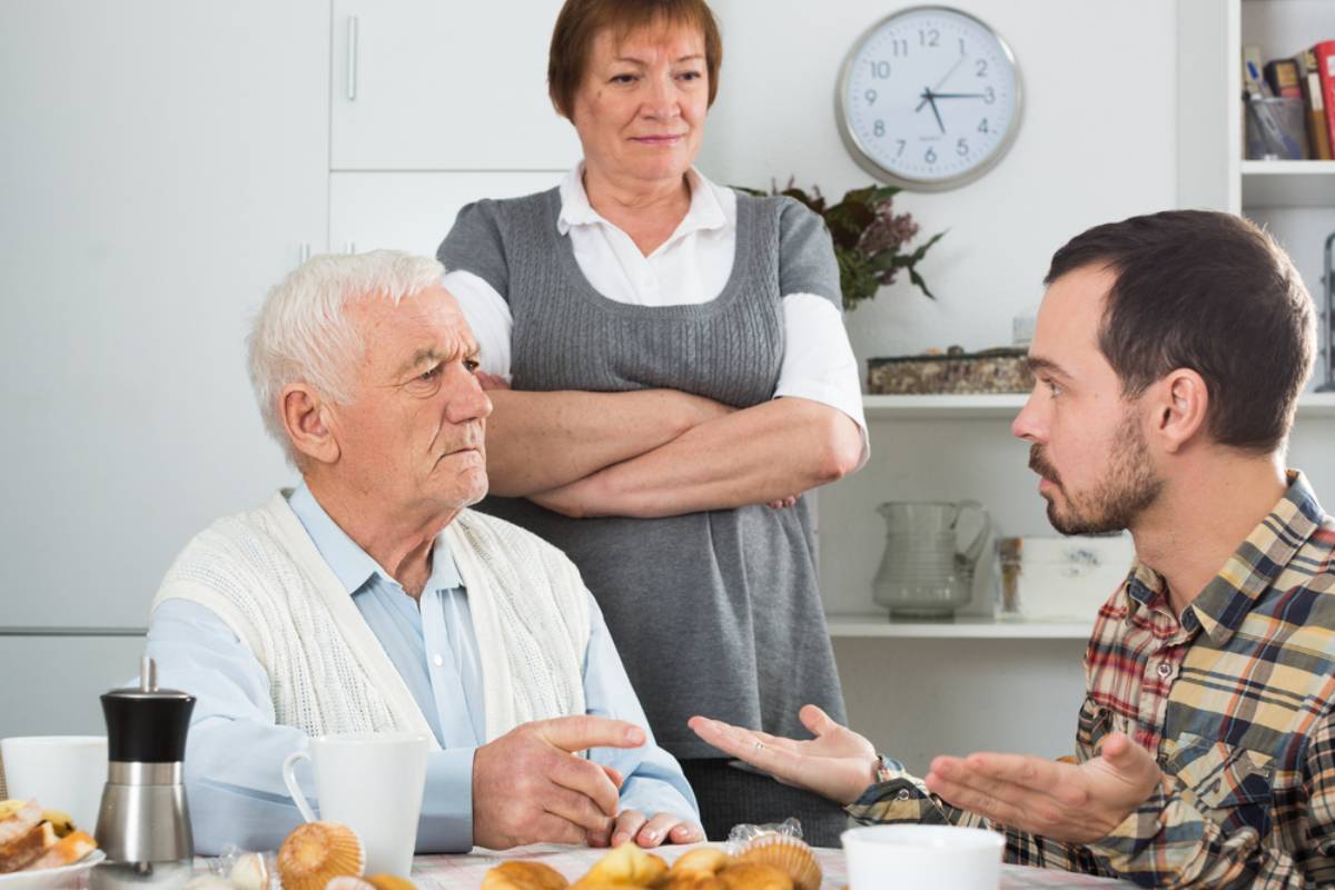 A Son Says His Dad Keeps Asking to “Reset” After Every Explosive Fight, and He’s Finally Realizing Pretending Nothing Happened Is Making Everything Worse