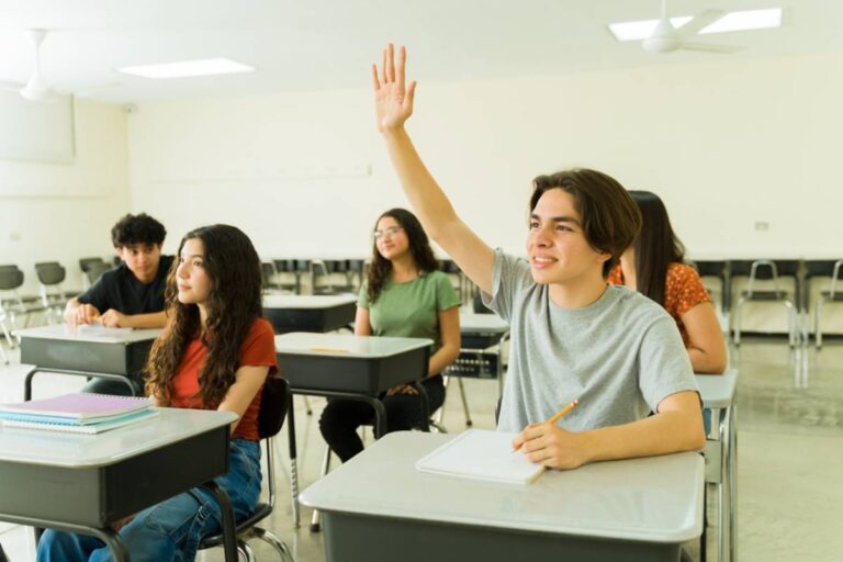 A Teacher Says Her Student Shouts “DONE!” Seconds After Every Activity Starts, Until One Classmate Reveals How She’s Finishing So Fast