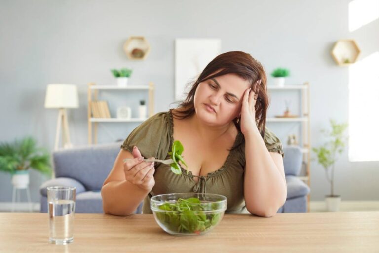 A Woman Says Her Boyfriend Keeps Commenting on How Much She Eats, and She’s Starting to Question Their Entire Relationship
