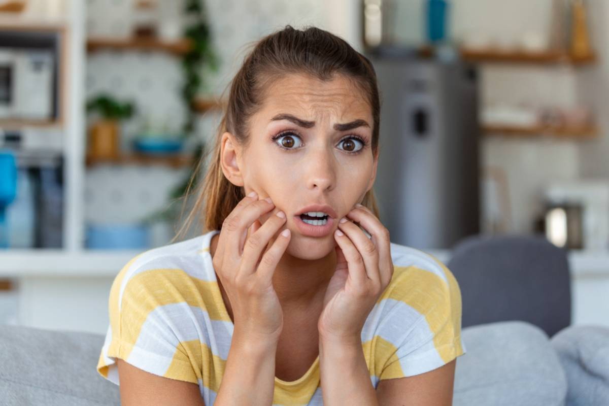 A Woman Says Her Childhood Best Friend Uninvited Her From His Wedding a Week Before, Then Called Her Petty When Her Family Canceled the Free Catering