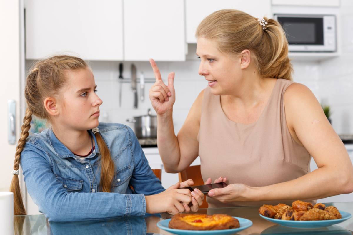 A Woman Says Her Uncle Called Her Mom During a Family Visit and Refused to Let Her Go, So She Took the Phone and Ended the Call Herself
