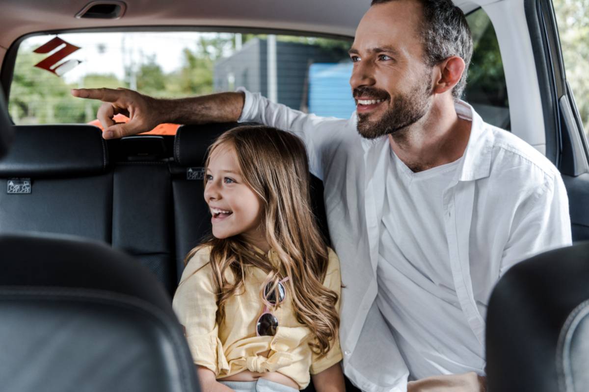 Dad Says He Thought Dropping His Daughter Off at Birthday Parties Was Normal, Until Other Parents Started Calling Him Rude